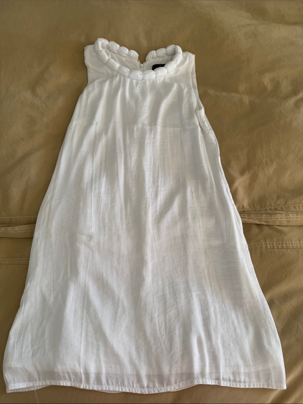 Sleeveless White Soft Elegant Dress with Knotted Neckline